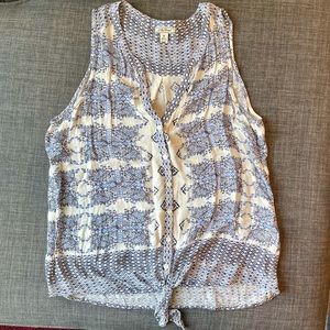 Lightweight tie front top